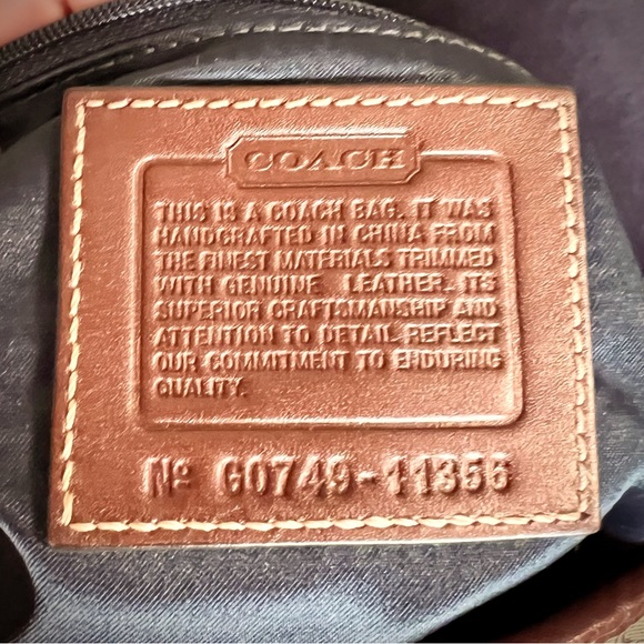 Beautiful Coach Crossbody Patch Bag, Excellent Condition, Limited Edition - Picture 3 of 12